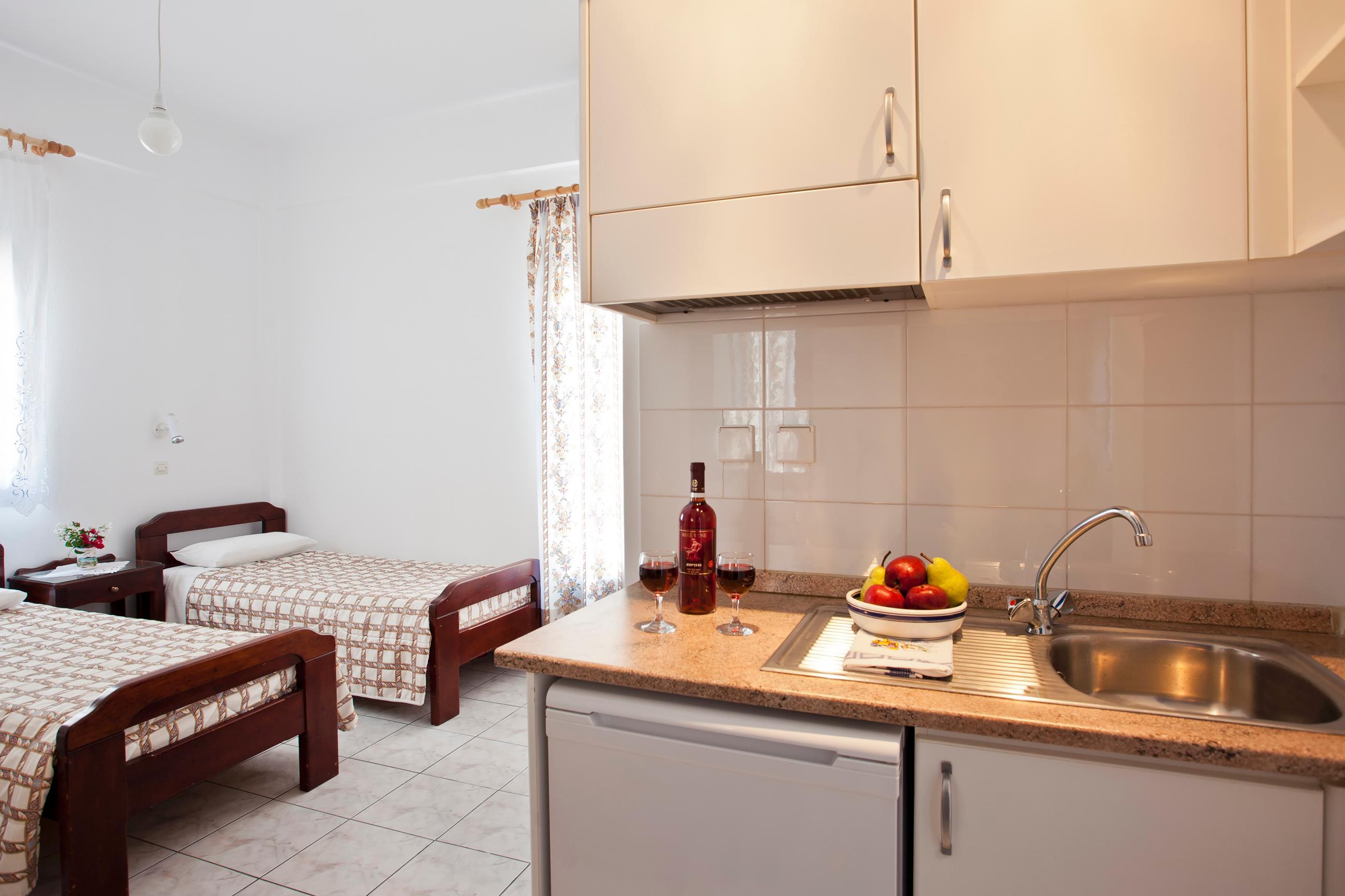 Ancient Thera 2* Perissa (Santorini)